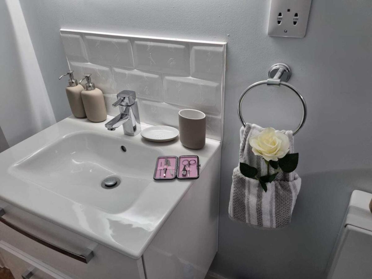 Serene Getaway Apartments メードストン エクステリア 写真